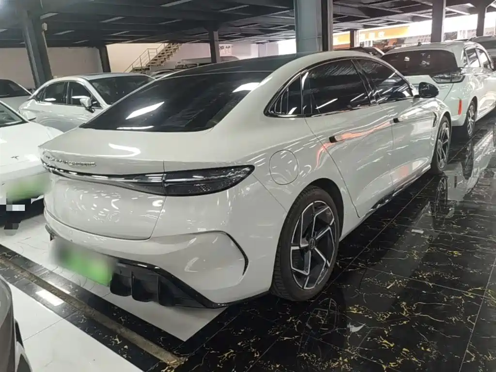 BYD Seal — фото 7