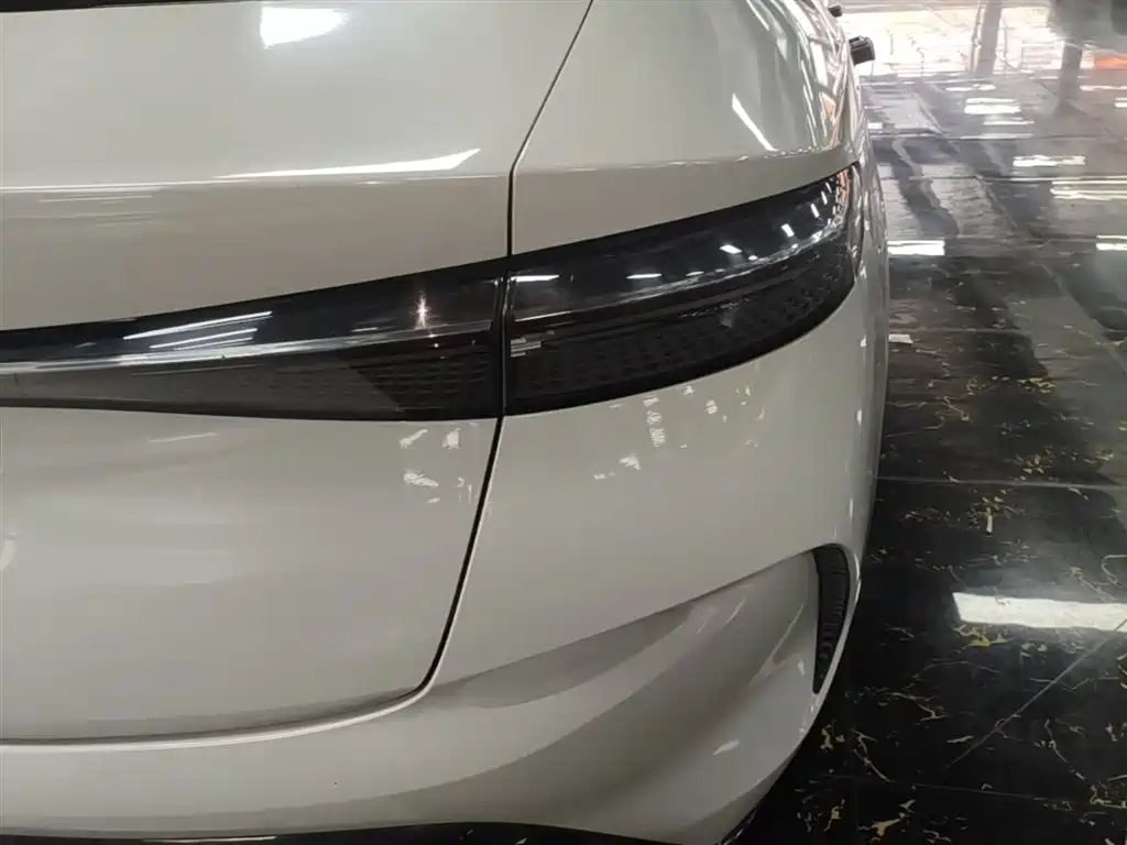 BYD Seal — фото 8