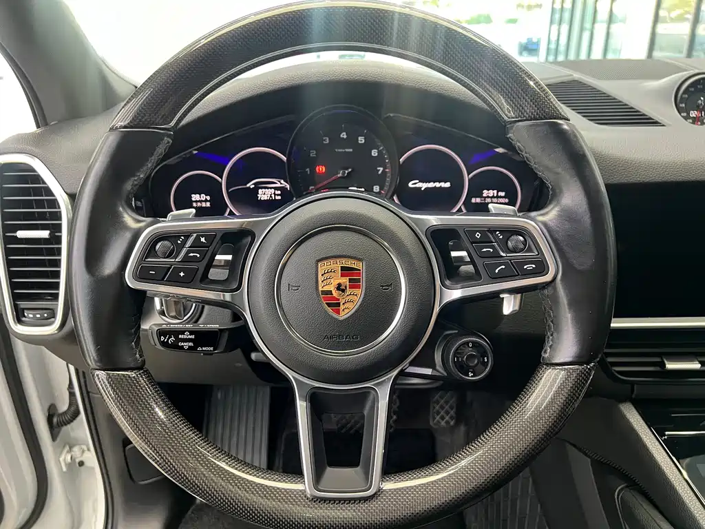 Porsche Cayenne — фото 14