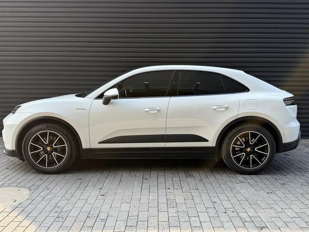 Porsche Macan EV — фото 7