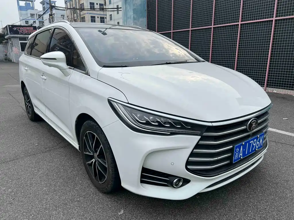 BYD MAX — фото 2