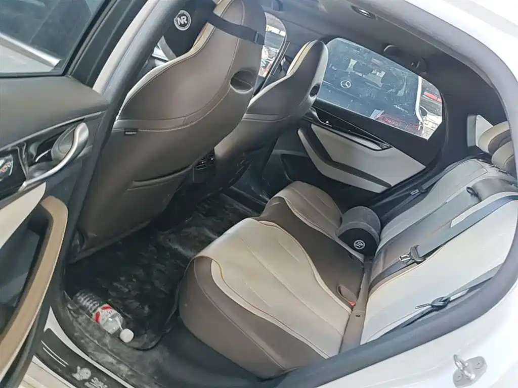 BYD Qin PLUS — фото 17