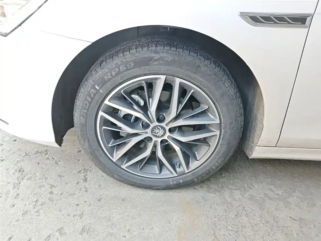 BYD Qin PLUS — фото 23