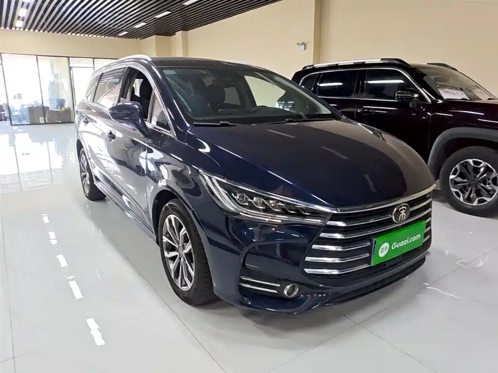 BYD MAX — фото 4