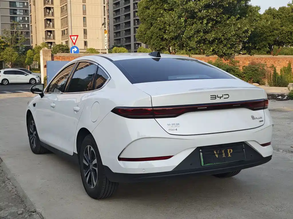 BYD Qin PLUS — фото 15