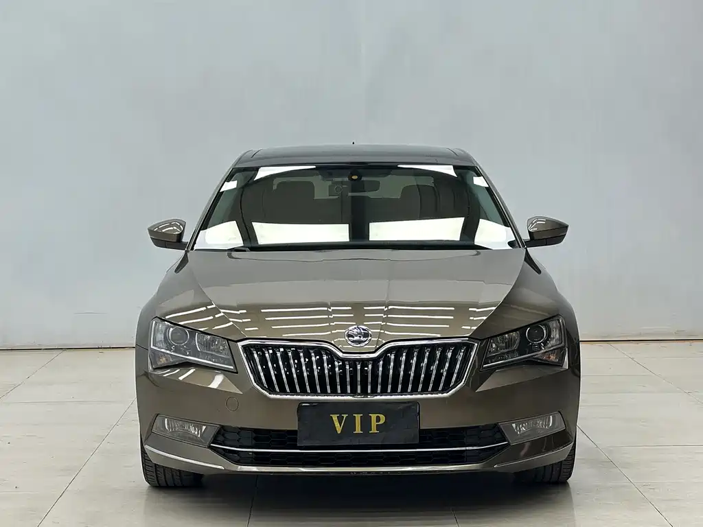 Skoda Superb — фото 2