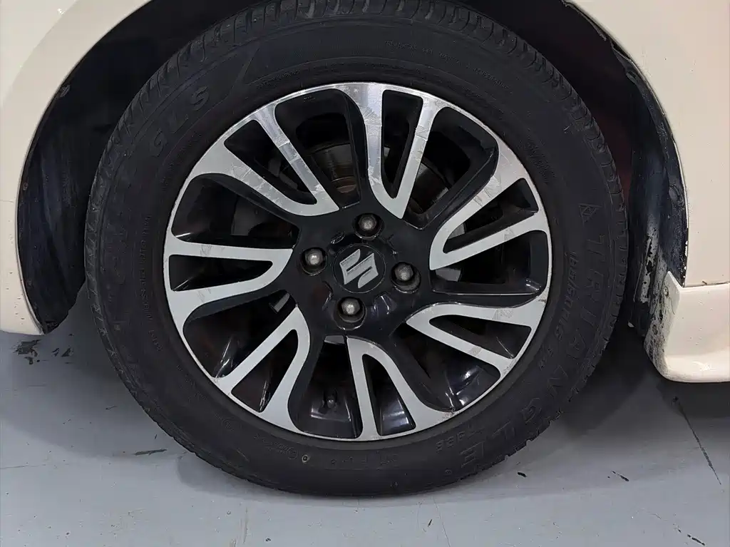 Suzuki Swift — фото 11
