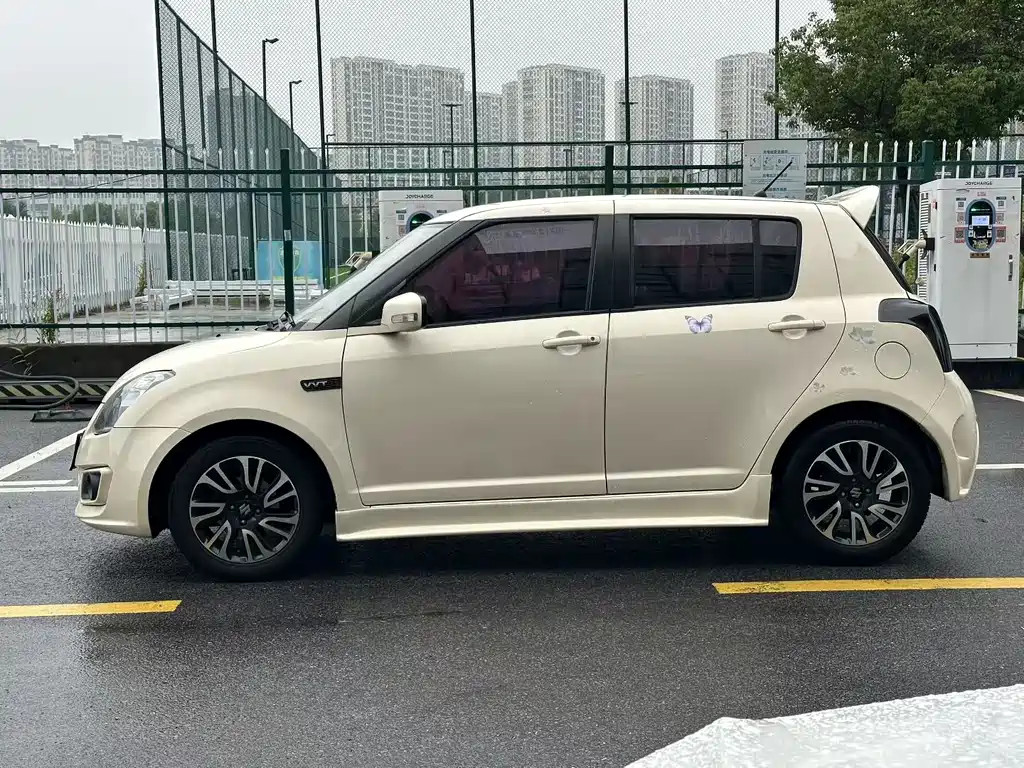 Suzuki Swift — фото 3