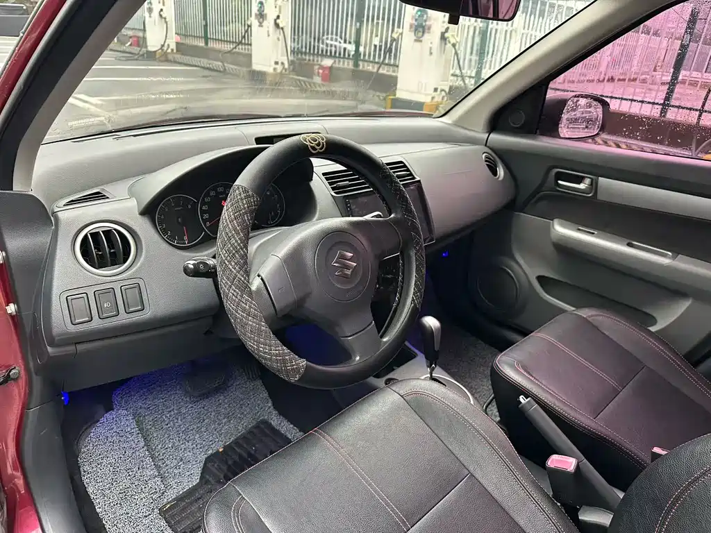 Suzuki Swift — фото 7
