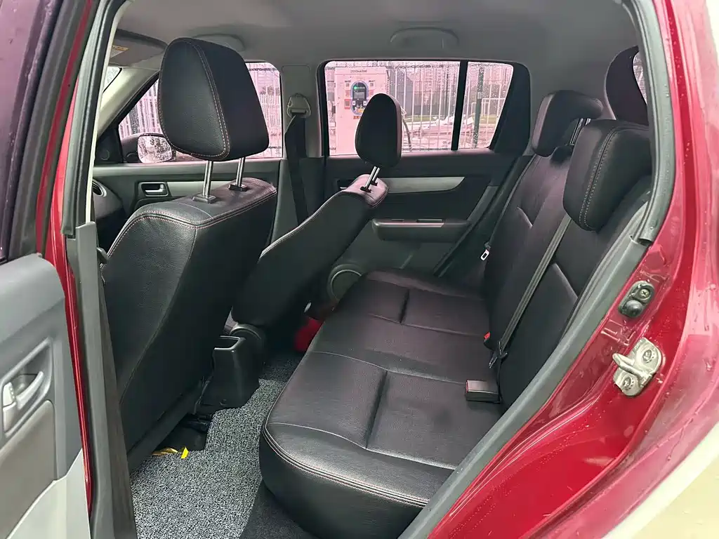 Suzuki Swift — фото 8