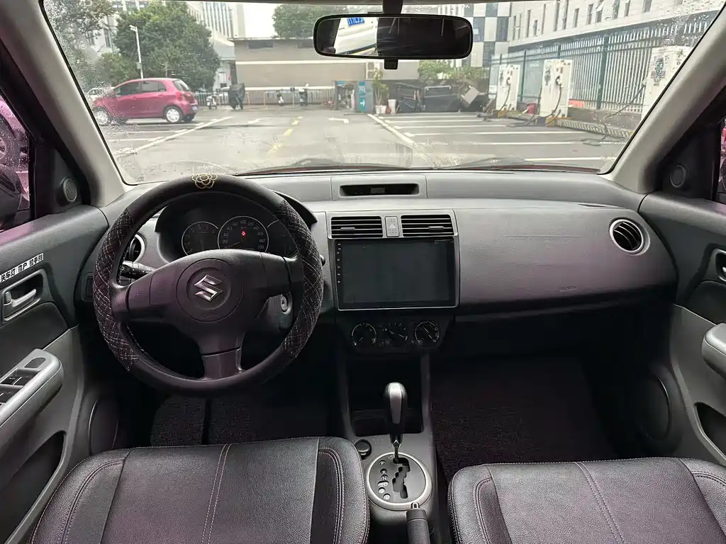 Suzuki Swift — фото 9