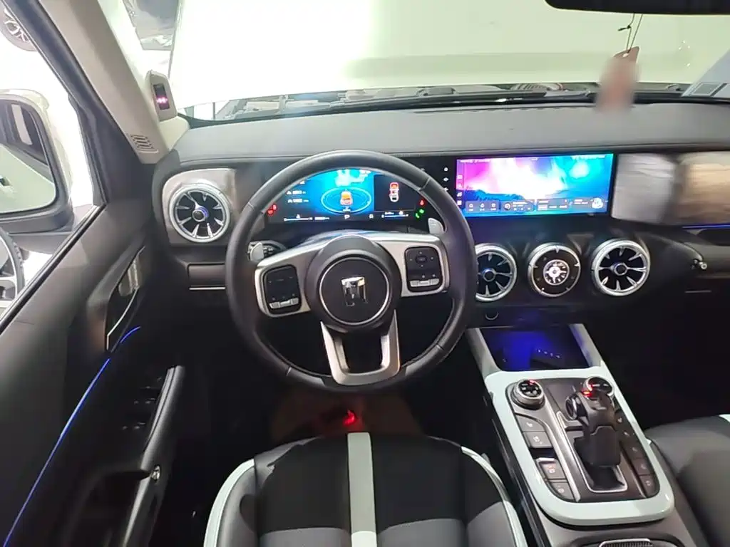 Tank Tank 300 — фото 10