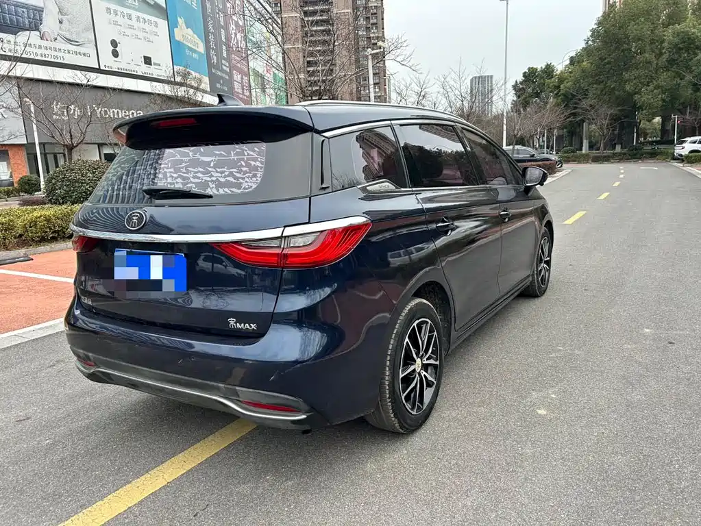 BYD MAX — фото 5