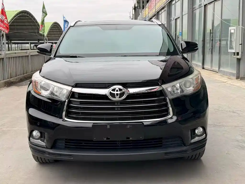 Toyota Highlander — фото 2