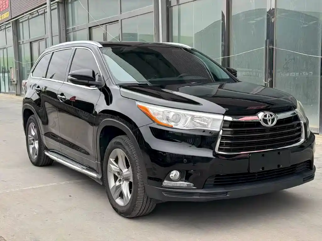 Toyota Highlander — фото 3