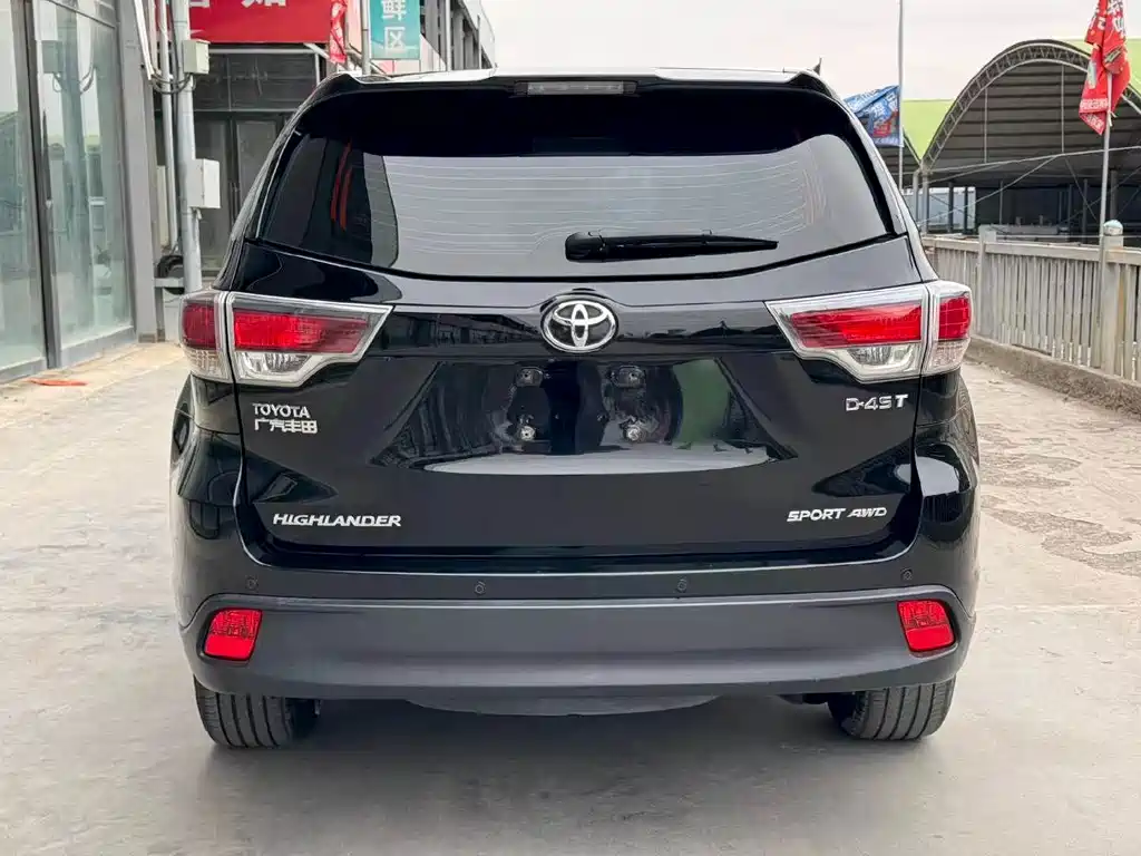 Toyota Highlander — фото 5