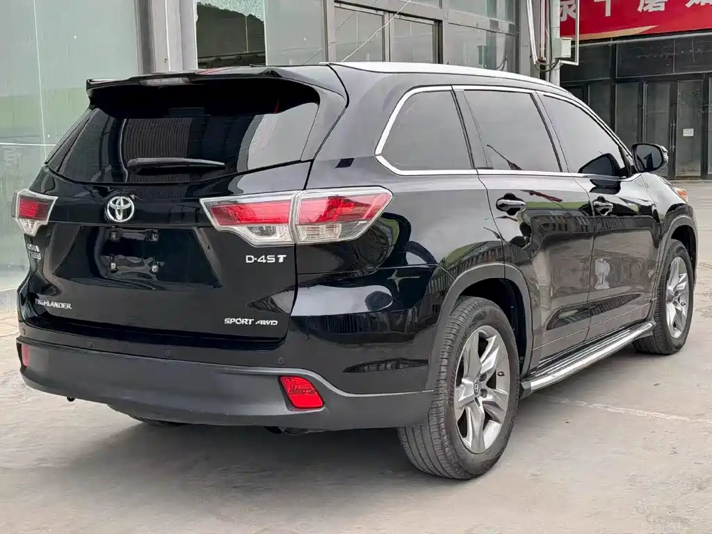 Toyota Highlander — фото 6