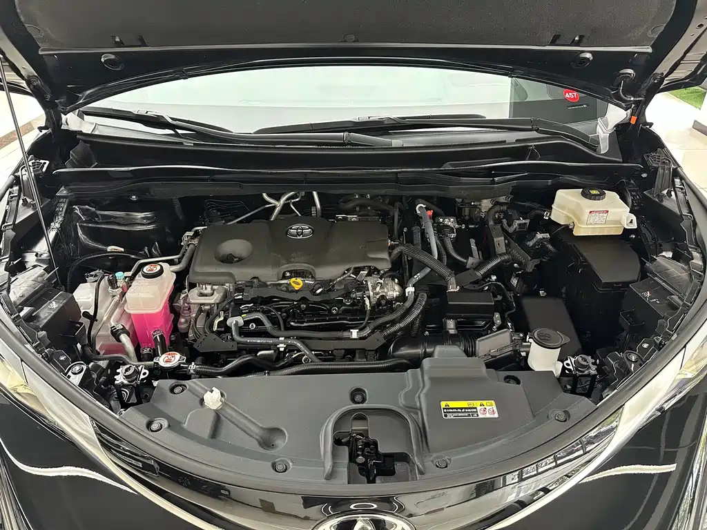 Toyota Granvia — фото 4