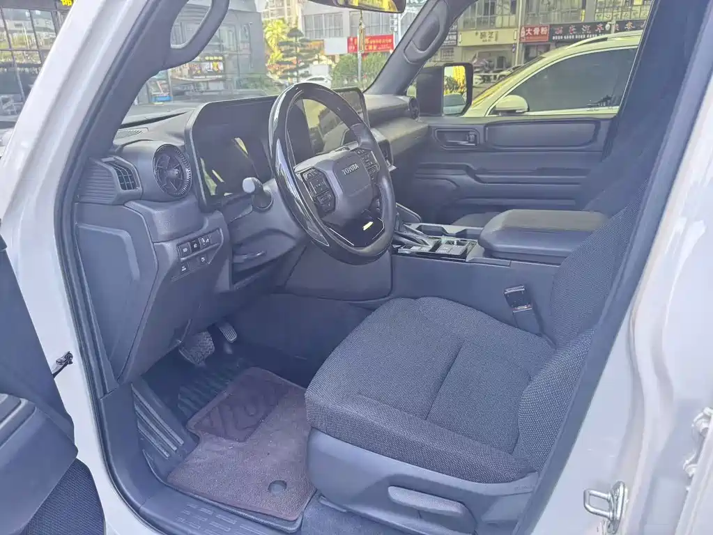 Toyota Prado — фото 2