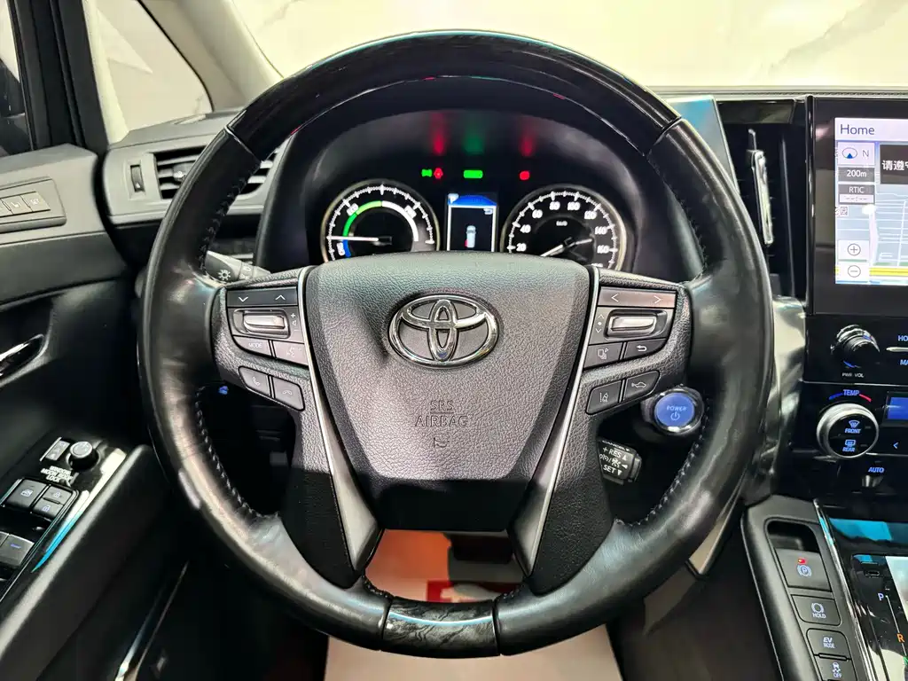 Toyota Vellfire — фото 11