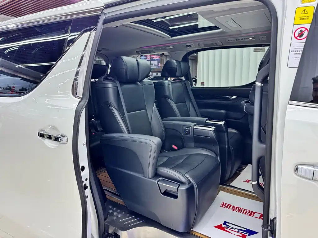 Toyota Vellfire — фото 20