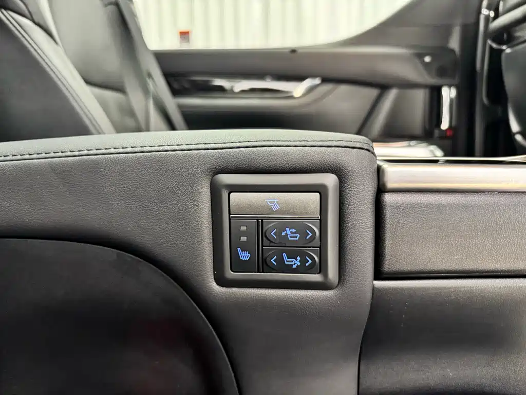 Toyota Vellfire — фото 21