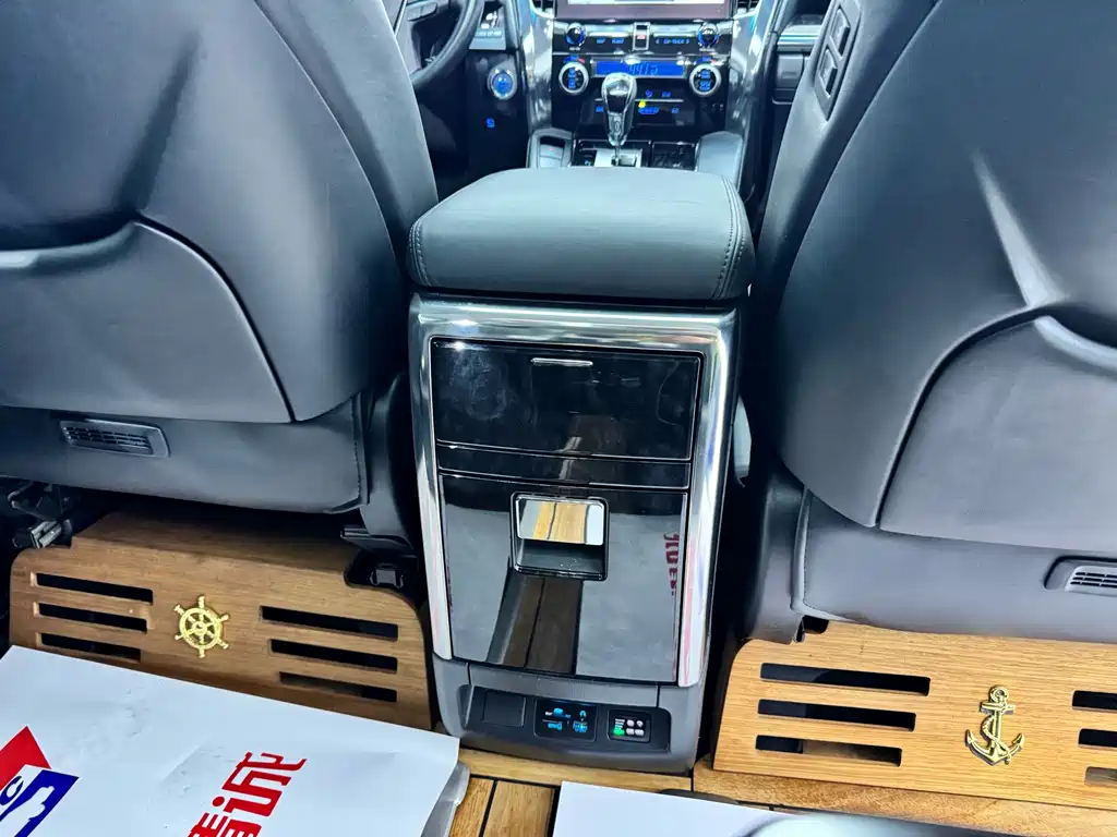 Toyota Vellfire — фото 22