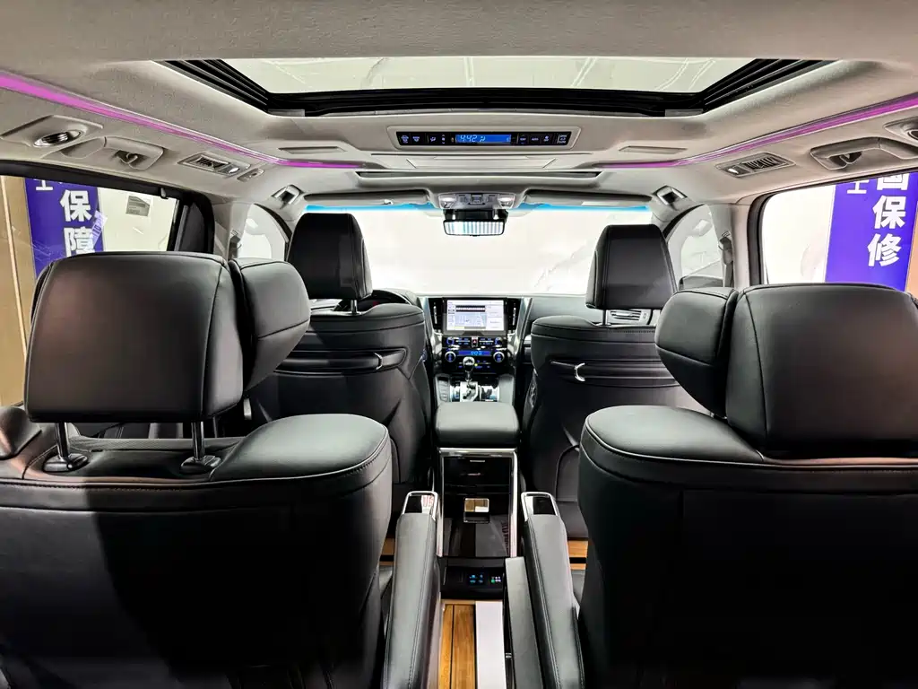 Toyota Vellfire — фото 24