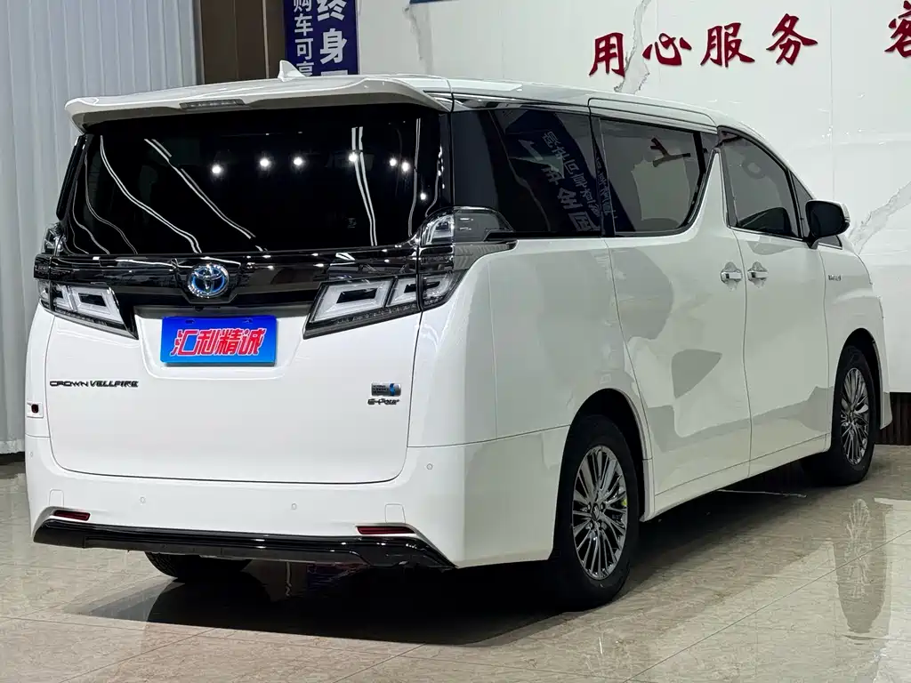 Toyota Vellfire — фото 6