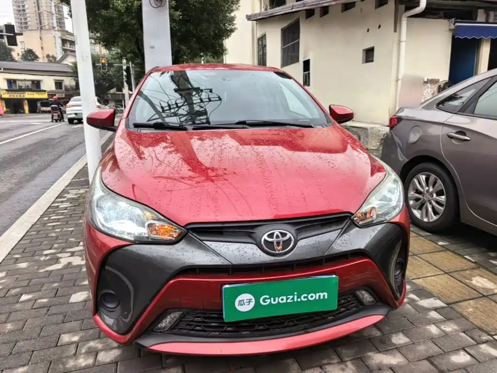 Toyota Yaris L — фото 2