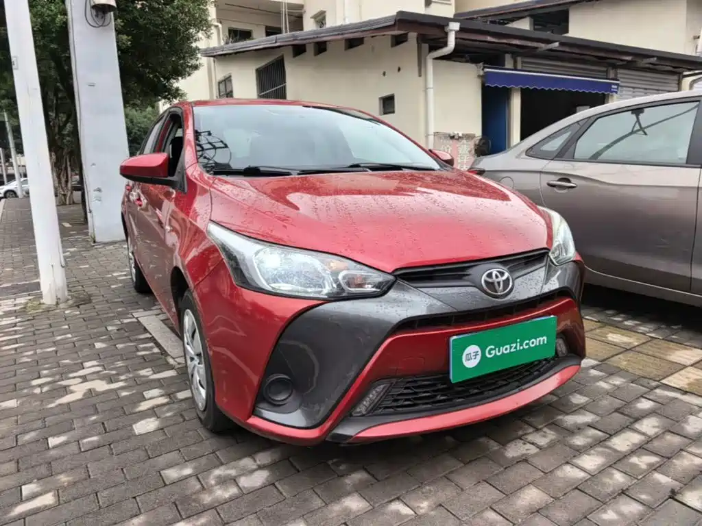 Toyota Yaris L — фото 3