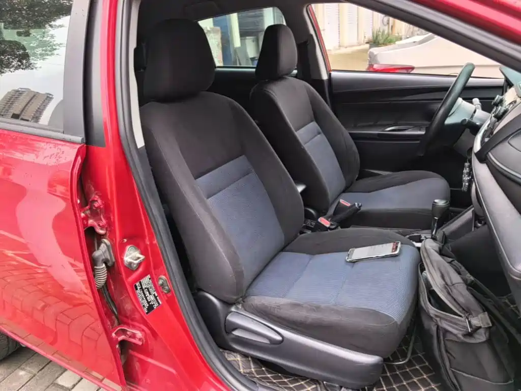 Toyota Yaris L — фото 24
