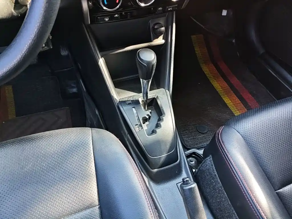 Toyota Yaris L — фото 13