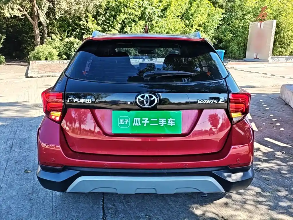 Toyota Yaris L — фото 5
