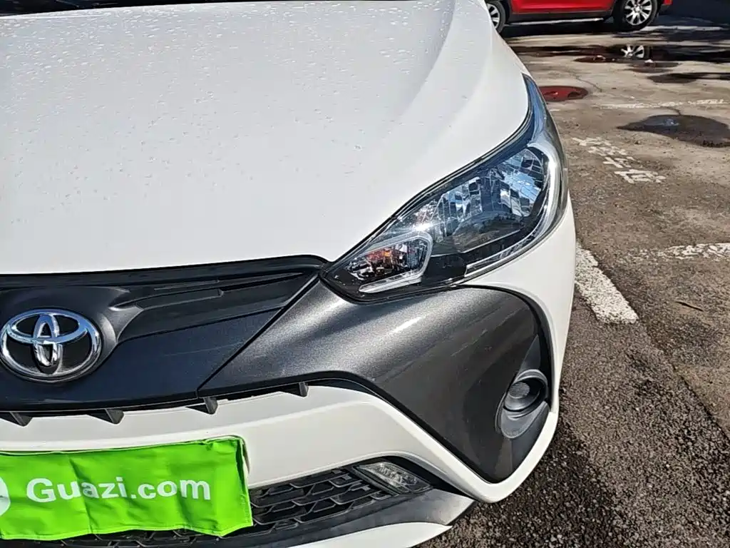 Toyota Yaris L — фото 23