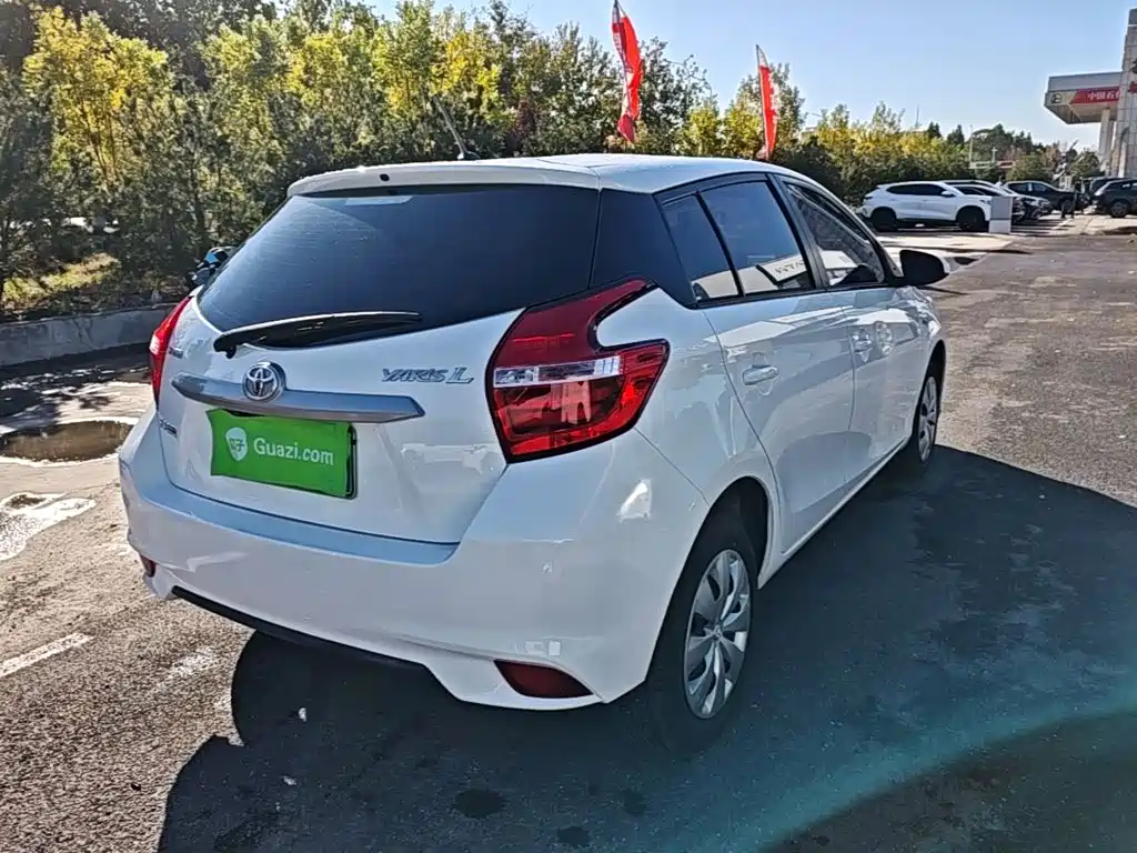 Toyota Yaris L — фото 6