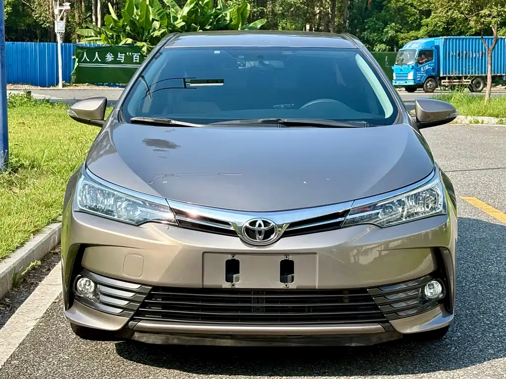 Toyota Corolla — фото 2