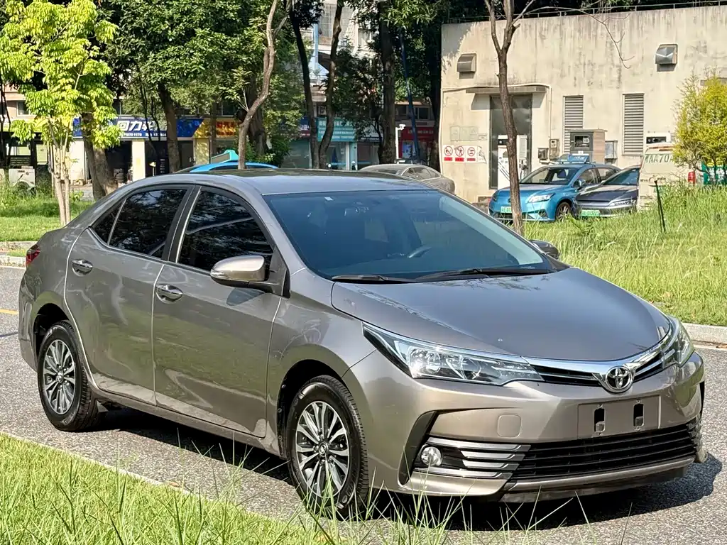 Toyota Corolla — фото 3