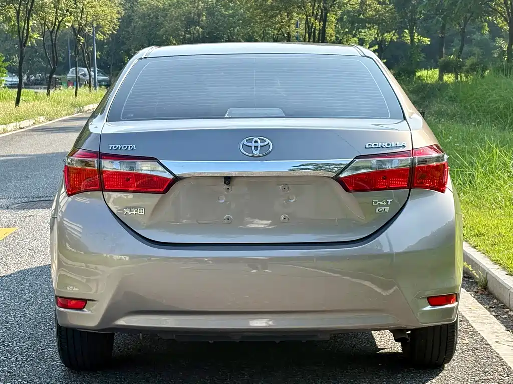 Toyota Corolla — фото 5