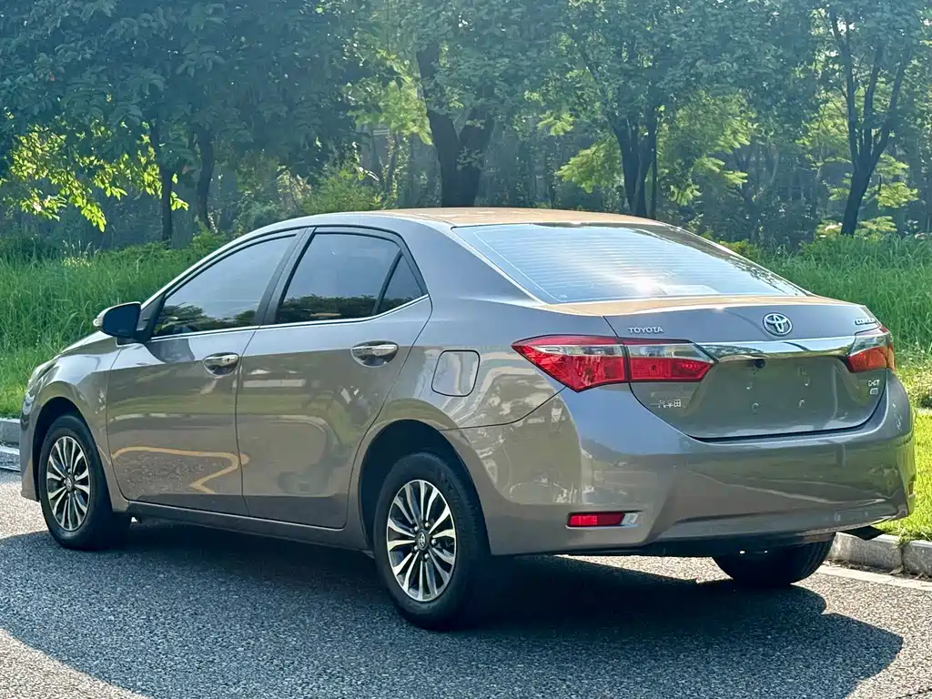 Toyota Corolla — фото 6