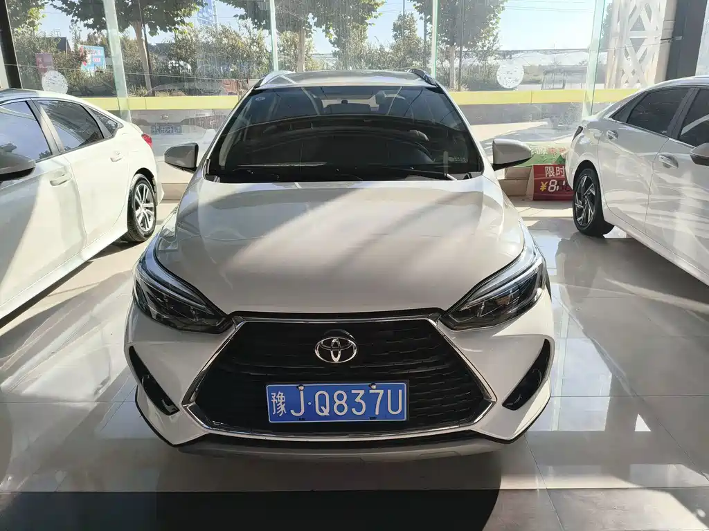 Toyota Yaris L — фото 2