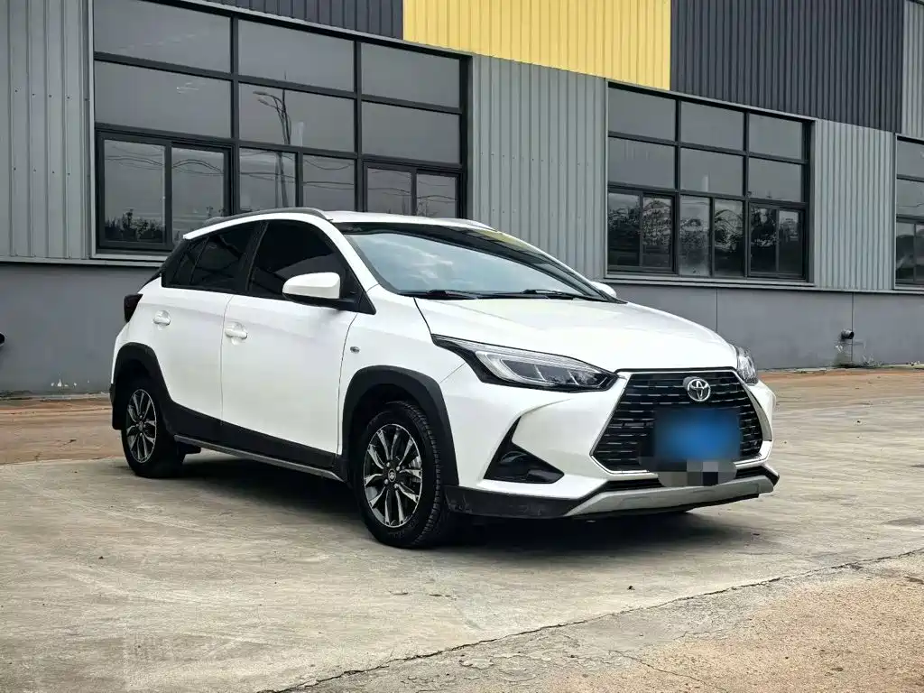 Toyota Yaris L — фото 23