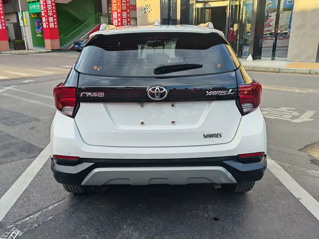 Toyota Yaris L — фото 6