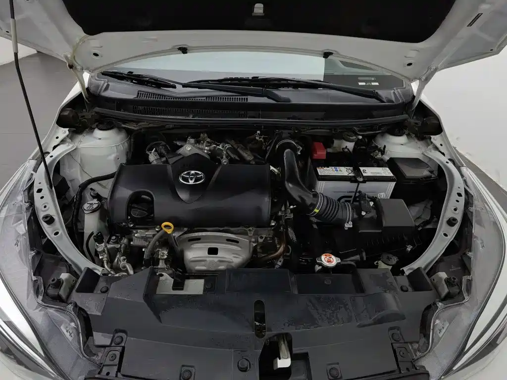 Toyota Yaris L — фото 6