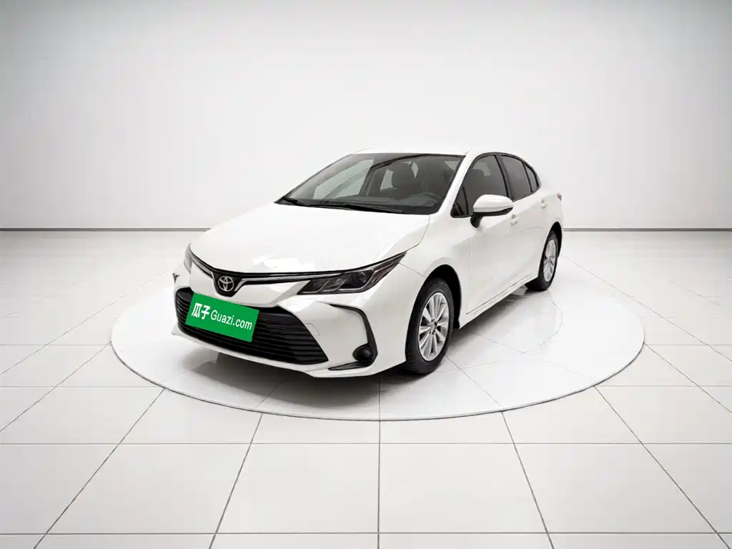 Toyota Corolla — фото 1