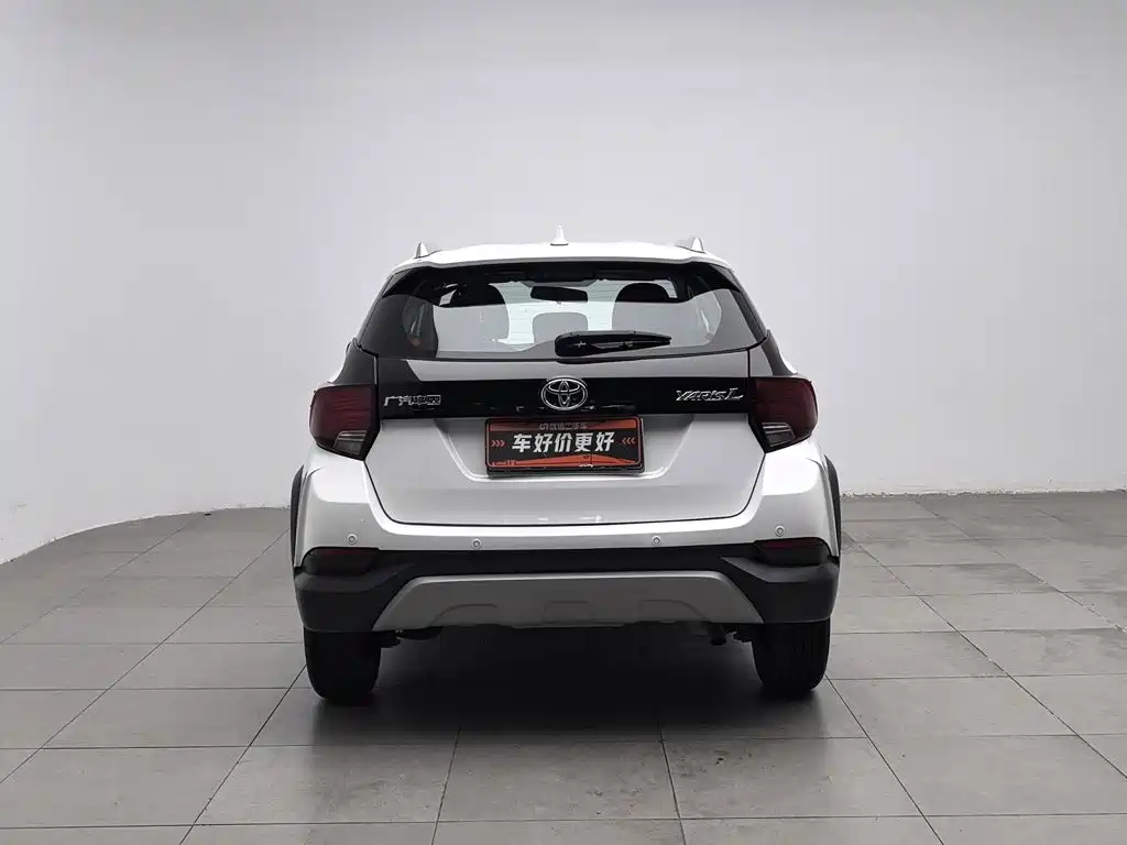 Toyota Yaris L — фото 4