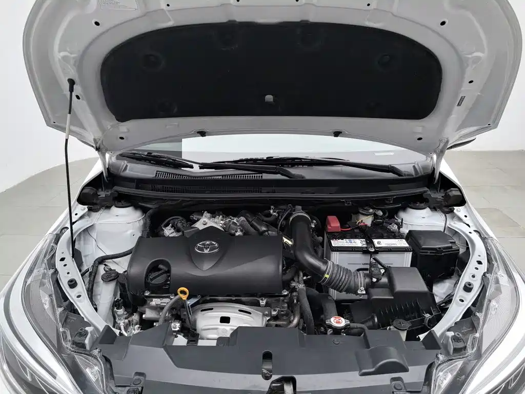 Toyota Yaris L — фото 6