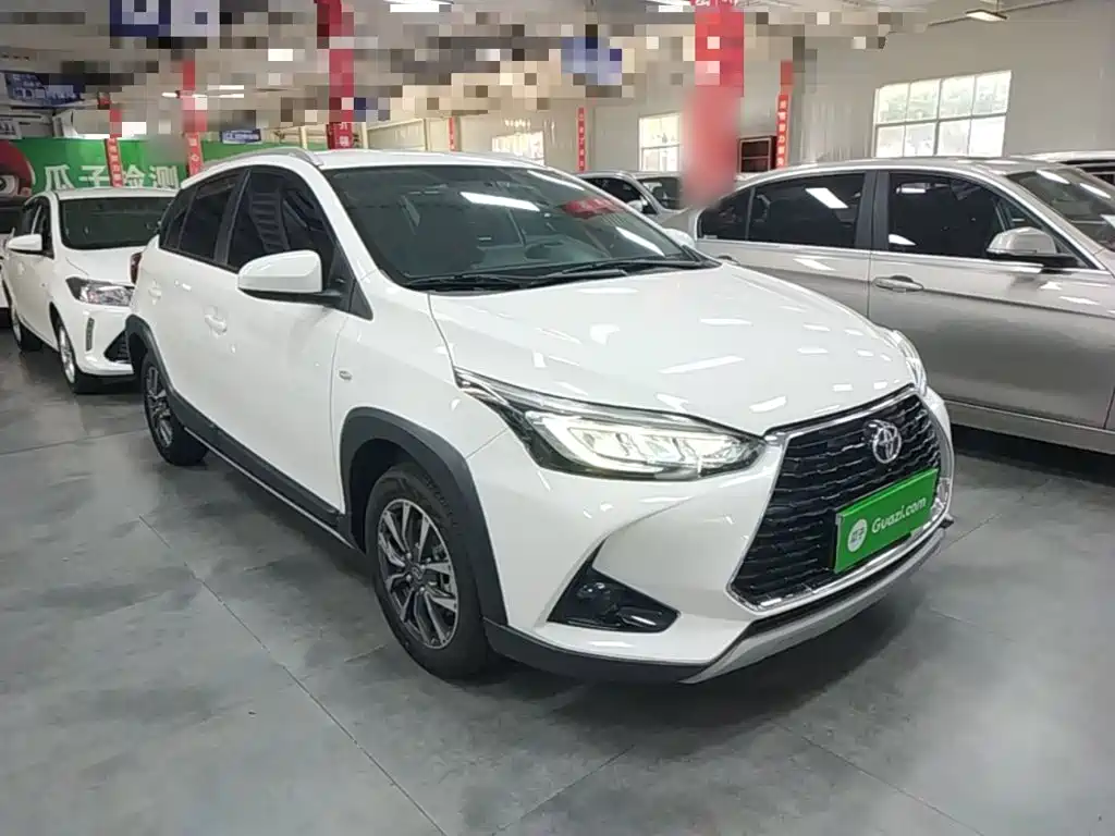 Toyota Yaris L — фото 3