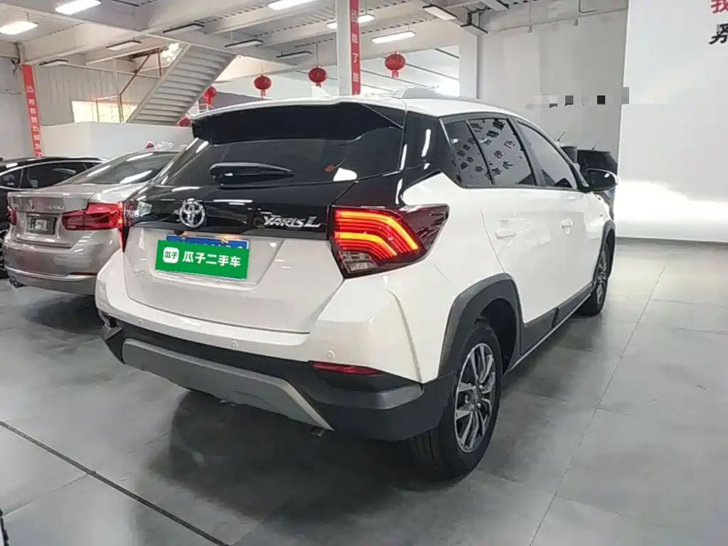 Toyota Yaris L — фото 6
