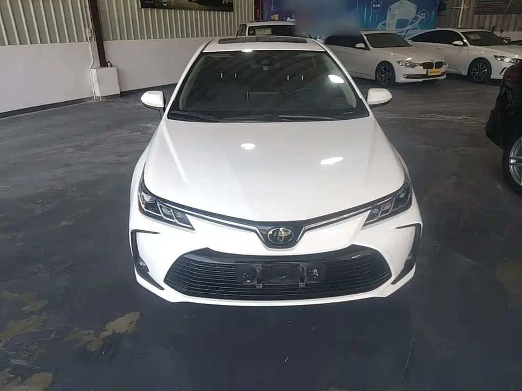 Toyota Corolla — фото 2